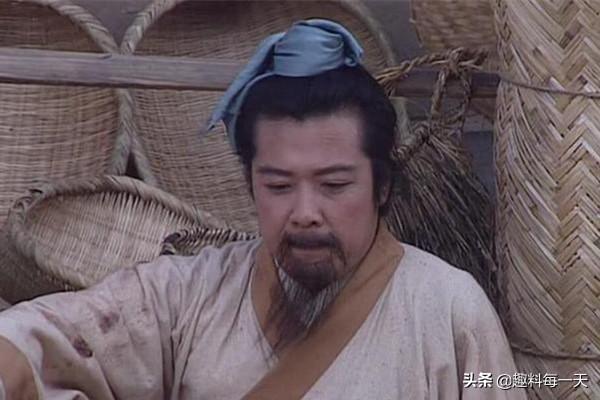演义里关羽与刘备是兄弟，历史上两人关系如何，答案并不复杂