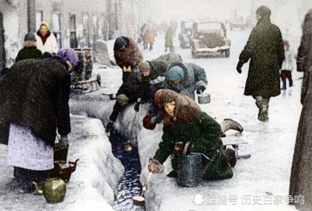 二战俄罗斯和德国之间的战斗，德国占据优势，却输给了寒冷的冬天